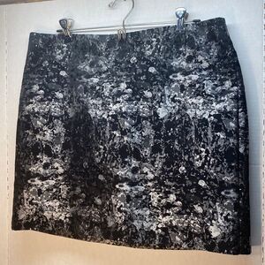 Banana Republic Black & Silver Skirt